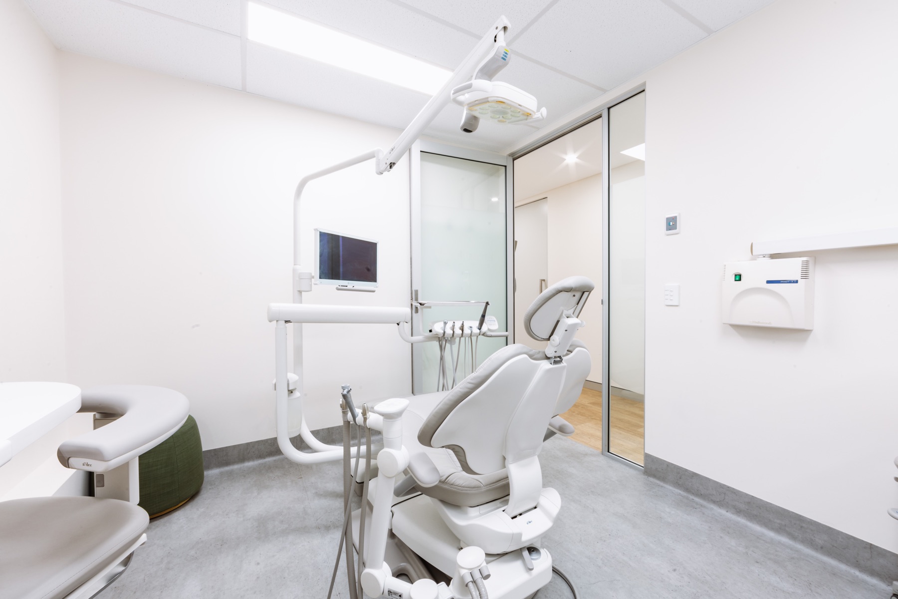 A modern treatment room ready for emergency dental appointments at Newtown Elite Dental